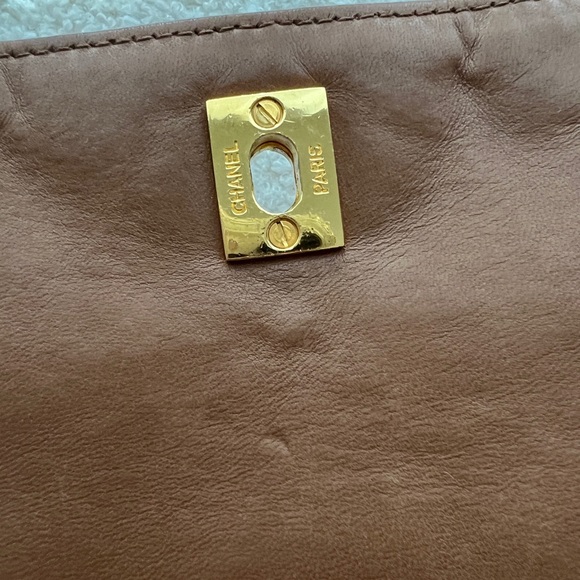 RARE! Chanel Vintage Lambskin Caramel Backpack in Very Good Condtion - Picture 8 of 11